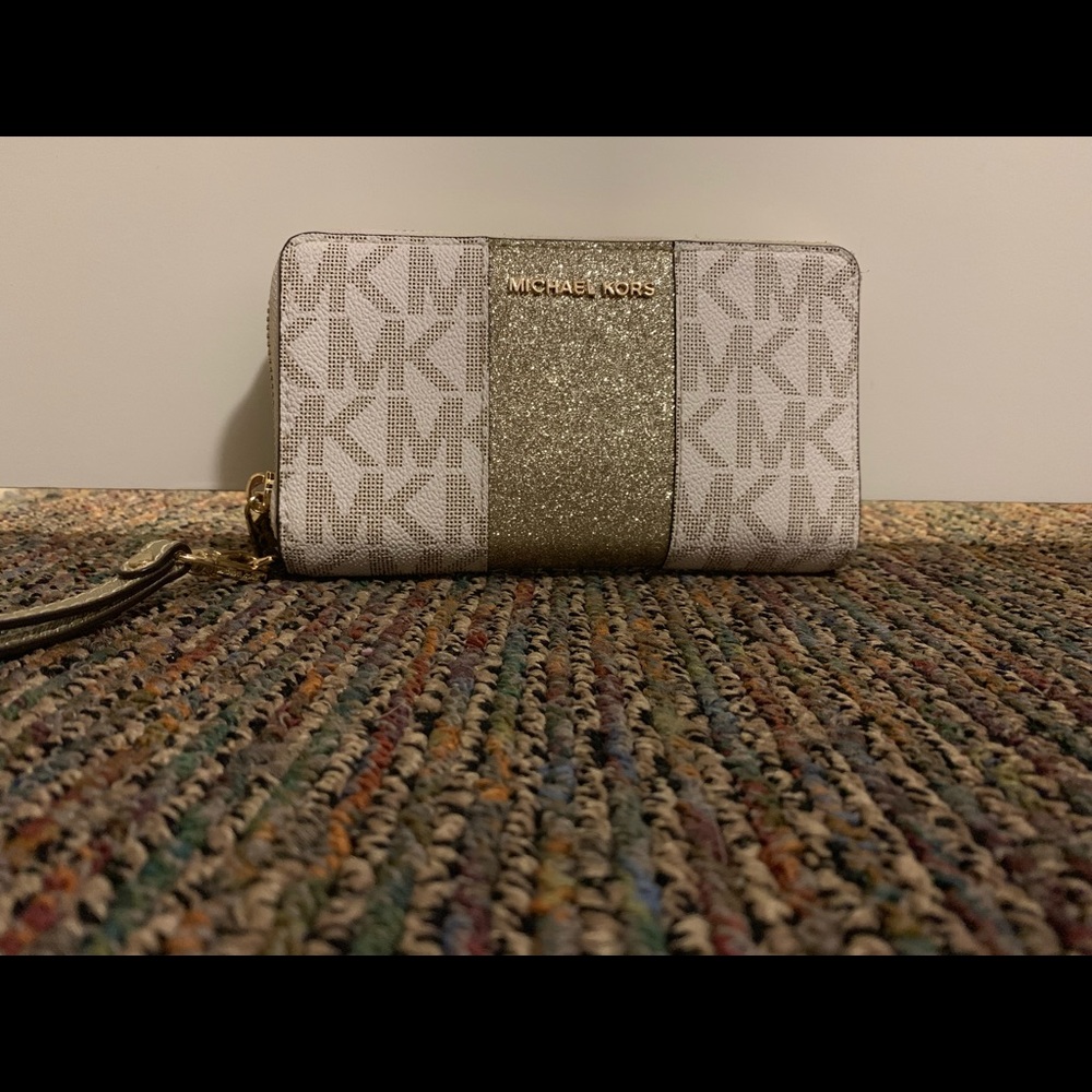 Michael kors wallet